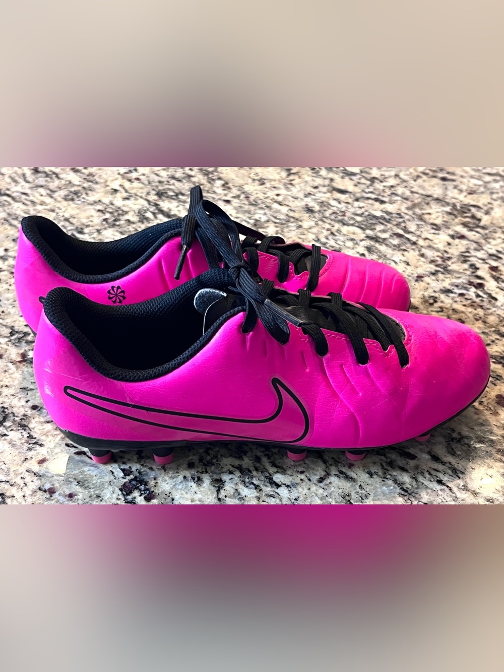 Nike Jr. Tiempo Legend 10 Club Soccer Cleats Fierce Pink Black
